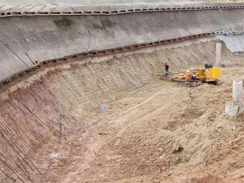 临渭基坑边坡加固